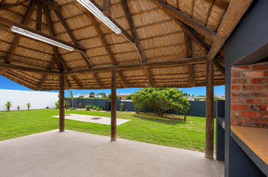 4 Bedroom Property for Sale in Yzerfontein Western Cape